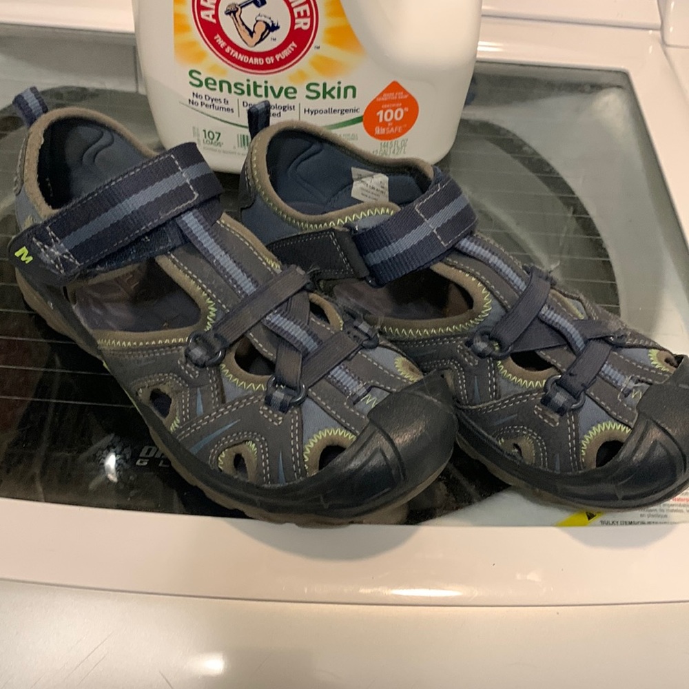 Merrell Hydro water shoes / sandals kids girls boys 4